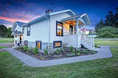 Historic Camano Island Farmhouse - Fully Restored Hotels near Utsalady Vista Point
