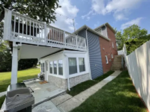 Waterfront Retreat with Private Beach and Amazing View on Chesapeake Bay Hotels in Chase