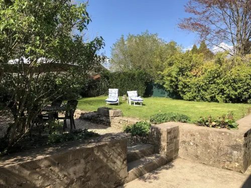 Quiet country house, enclosed grounds, in the Morvan Park, ideal for a couple Hotels in Saint-Germain-des-Champs