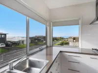 Serenity House: Large home with ocean views.