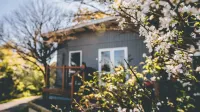 Spa! Fireplace! Bush views! Walking distance to Daylesford. The perfect getaway