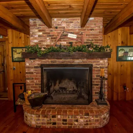 Log Cabin Overlooking Black Mtn and Near Story Land
