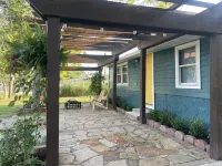 Quiet & Cozy: Close to Galveston Bay & Kemah , Galveston &  NASA Space center