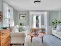Beach Retreat - 5 Beds , 2 Kitchens @ Salt Island- Westbrook -Walk to Water Hotels in Westbrook