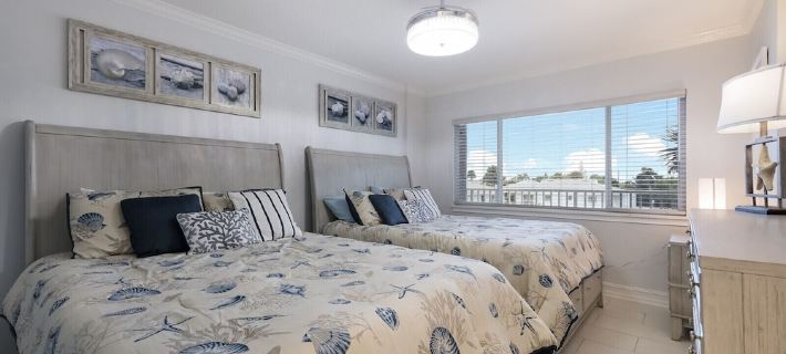 Beachfront condo directly on Holmes beach Hoteles en Holmes Beach