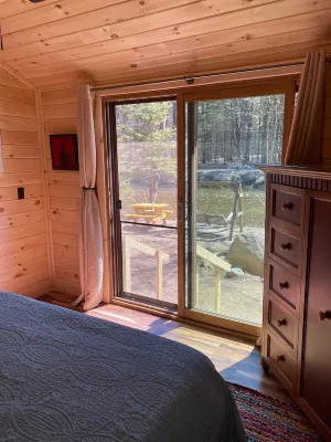 ADK Cozy River Cottage