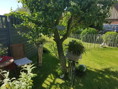 Cozy apartment with maritime charm Отели в г. Лангенхорн