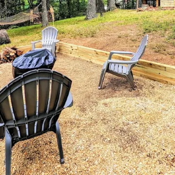 HOT TUB! Nature Delight! 2 Acre Cabin Hot Tub- Creek & Dog Friendly Fast WIFI!