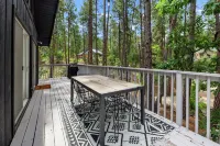 Silver King Cabin. 6,200 ft of elevation. 10 minutes from downtown Prescott.