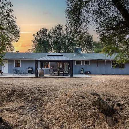 Visit Yosemite Stay at Valley Oak Vacations.Free EV Charging Station.