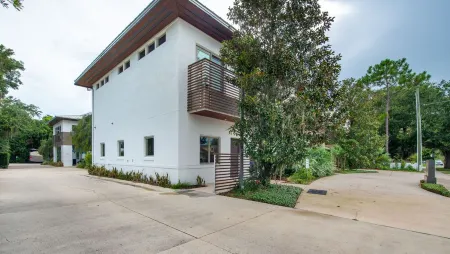 Light, Bright and Full of Delight! 2 Blocks to Park Ave