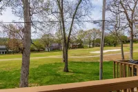 New KING Studio Condo - Golf Course View!