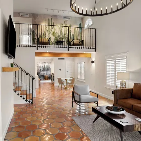 🎖 The Sun City Suite I Rim-University + Downtown 🎖