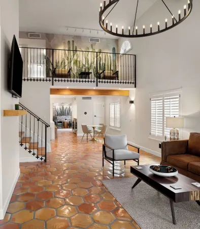 🎖 The Sun City Suite I  Rim-University + Downtown 🎖