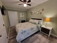Private NEWLY Renovated 4 BED Family Friendly Home near URI, Beaches, Weddings.. Hoteles cerca de Universidad de Rhode Island