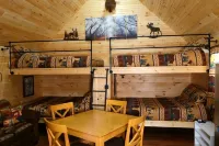 Cozy cabin located in Brasher Falls, NY. Pet friendly!