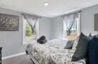 Peaceful Lakefront Retreat: private dock, deck, arcade and more!