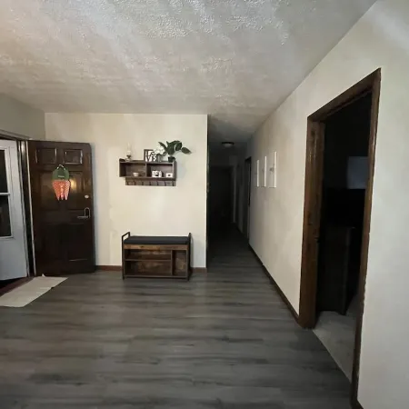 Cozy Apartment with onsite restaurant in Logan WV Close to Hatfield McCoy Trail