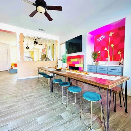 The California Dreamhouse, by Desert Vibes. Saltwater Pool + Hot Tub!