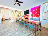 The California Dreamhouse, by Desert Vibes. Saltwater Pool + Hot Tub!