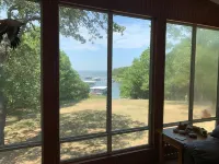 Lakeside Country Cabin with private dock!