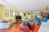 Monthly Discounts-Cold A/C-Entertainment Dist-Huge Heated Pool & Spa-Patio-Roomy