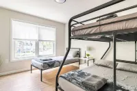 Newly Renovated! Dog Friendly! Hot TubFriends” TV Show Themed House!