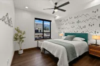 Beautiful New Downtown Columbia Falls Condo near Glacier National Park!