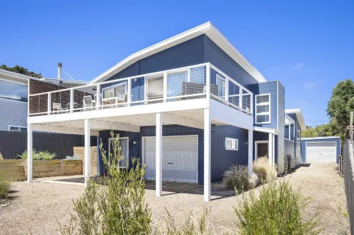 Bayview Retreat - A perfect spot for your next family beach holiday Hotels in Surf Beach