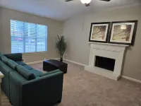 Charming 1-bedroom in house with host in Marietta with shared bath for 2 rooms Hotels near سيكس فلاغز أوفر جورجيا