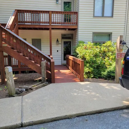 Top of Mountain 2 Br Condo, Short Walk to Scenic Overlooks and Nearby Trails.