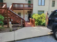 Top of Mountain 2 Br Condo, Short Walk to Scenic Overlooks of the Mtns. in Fall
