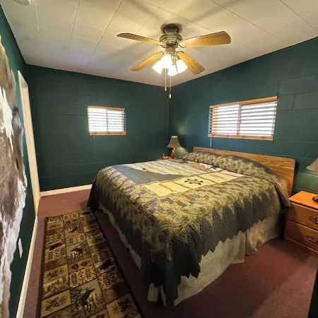 The Cabin on Crooked Creek