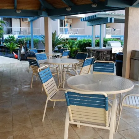Ocean Front 2 BR Condo-ocean views from every room. 2nd floor Kona Reef "A" bldg