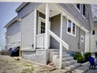 Beachfront 3-bedroom vacation home just 14 minutes from Yale University