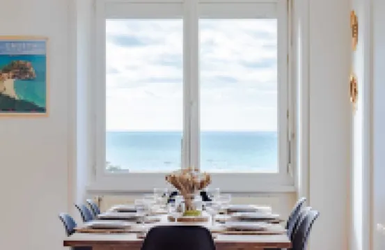 Spacious villa with sea view, 200 m from the beach.