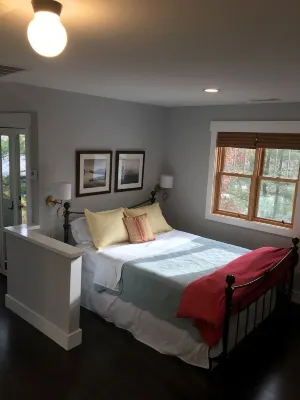 Cozy Studio Apartment Nestled in the Trees