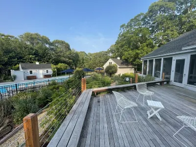 PRIVACY & RELAXATION ON MARTHA'S VINEYARD Hotels near Vineyard Haven Public Library