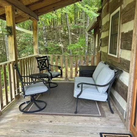 Little Creek Cabin, 2 bedrooms, 1.5 Baths (Sleeps 4)