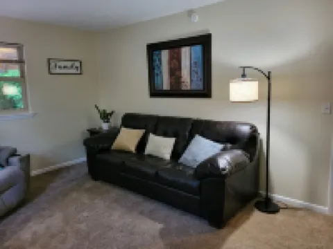 Stock Cottage Cozy 2 Br, 2 Bath House Next to Biology Trails and Sau