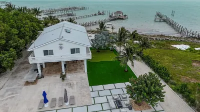Beautiful Ocean Front Beach House in Islamorada. Hotels near Founders Park Soccer Fields