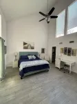 Roomy 3bed/2bath by Lake Travis with community pool, pets welcome!