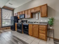 Deluxe Studio in Historic Downtown Building!
