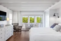 JUST A 2-NIGHT MIN STAY, GULF-FRONT SEASIDE HONEYMOON COTTAGE, PANORAMIC VIEWS!