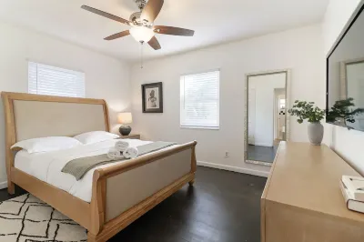 Charming 3 BR FREE parking FREE WiFi 보인턴 타운 센터 주변 호텔