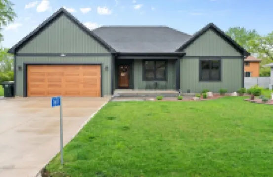 4Bed 3.5Ba Cozy New Construction! Close to Lake Geneva! Hotels in Twin Lakes