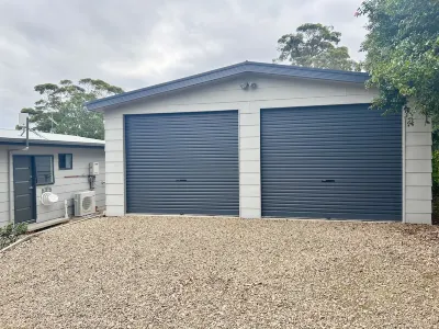 Relaxed and peaceful 2BR home on Wallaga Lake close to Camel Rock Beach