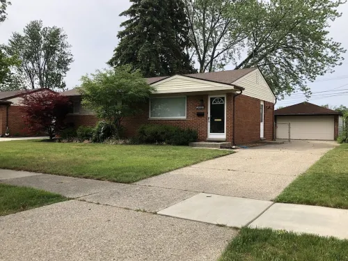 Plymouth 3BD/1.5BTH Home Central to Detroit and Ann Arbor