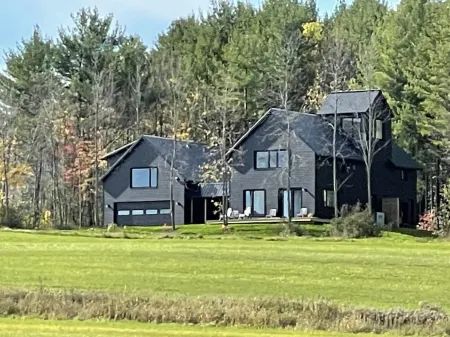 Beautiful, Well-Appointed, 1-Bedroom Apt with Gorgeous Views