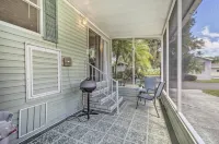 Enchanted Cottage with Pool and Mini-Golf Near Disney